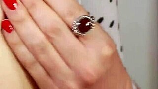 This teen amateur is getting a big facial 😍