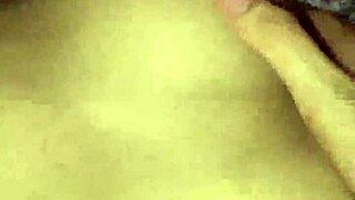 बे, आओ मेरी कजिन को चाटो जबकि वह सो रही है रात को