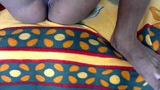 gozando gostoso com consolo squirt