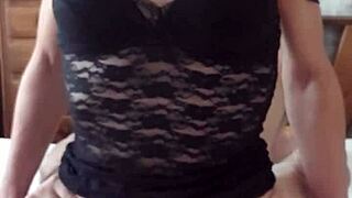 Hot milf in lingerie gets oral pleasure