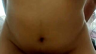 hermosa latina babe rides cowgirl for anal pleasure