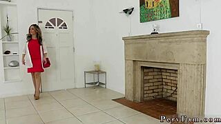 amateur teen brunette gives first blowjob and makes a mess