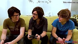 Inked UK resident gives a blowjob to a nerd from Leeds