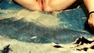 sexy wife pleasures herself in homemade clip