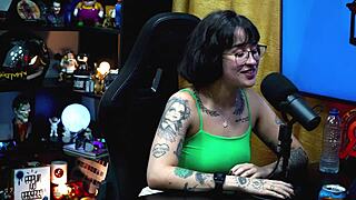 Martina oliveira avalia o pauzão do ruan ela ficou com tesão vendo podcast pópum no barraco completo no sheer