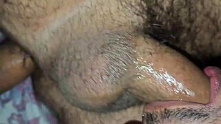 Cena Fumegante De Barebacking De Dois Gays Latinos Fodendo Trabalhador Que Conheceram Na Feira