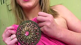 Samantha Sinn sucking hard on cocks