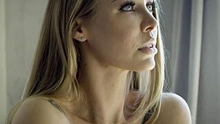 uhh, hot milf nicole aniston doin a sexy striptease... wow!