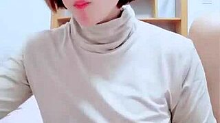 Hey, Wanna See This Vietnamese Girl Crave Wild Sex Action?