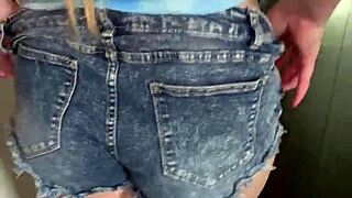 Blonde begs to be bred