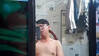 Vietnamese Gay Top Sucks Big Cock