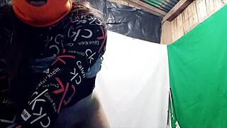 madrastra hides face for secret porno with me showing juicy ass