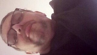 An amateur gay masturbates with a vibrator