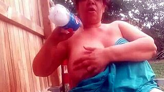 amateurs fuck pussies and suck big tits at home.