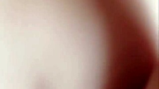Squirting and double penetration with a creamy vagina