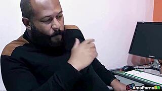 मेरी वाइफ मेरी स्टेपडॉटर जैसी लगती है, उसकी कर्व्स देखोगे?