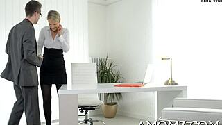 Mature Babe Moans as She Squirts from Oral