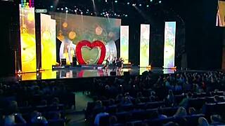 i love seeing anna semenovich's nipples in this video