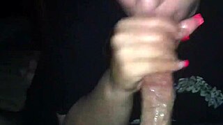 i'm sucking this big cock so good it's amazing how it feels in my mouth