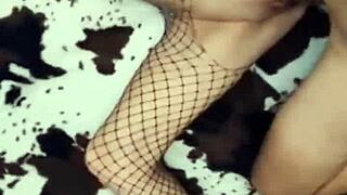 Hey, sexwife, take it from husband's friend!