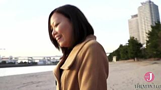 i was rubbing her pussy without putting my dick in, and she begged me to put it in her